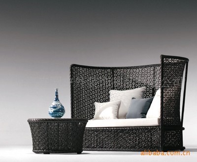 花式編藤沙發(fā) 休閑與實(shí)用的完美結(jié)合——上海卉園戶外裝飾制品